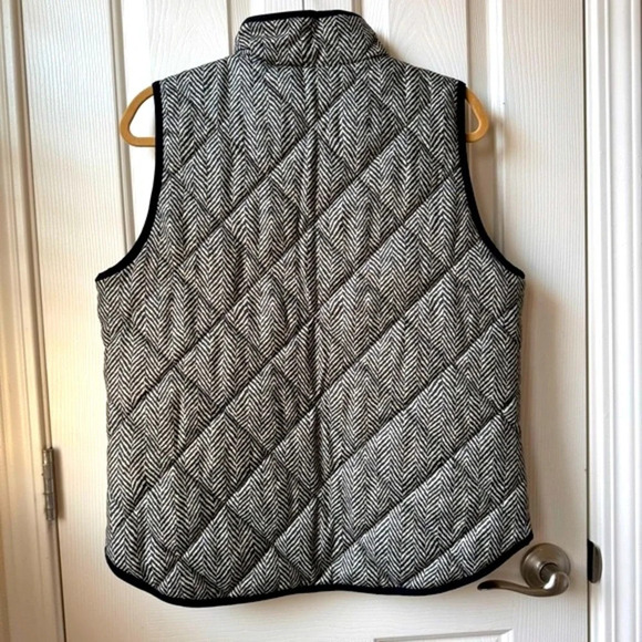 J.Crew Factory Herringbone Quilted Puffer Vest Down Fill Black grey Large - Picture 3 of 7